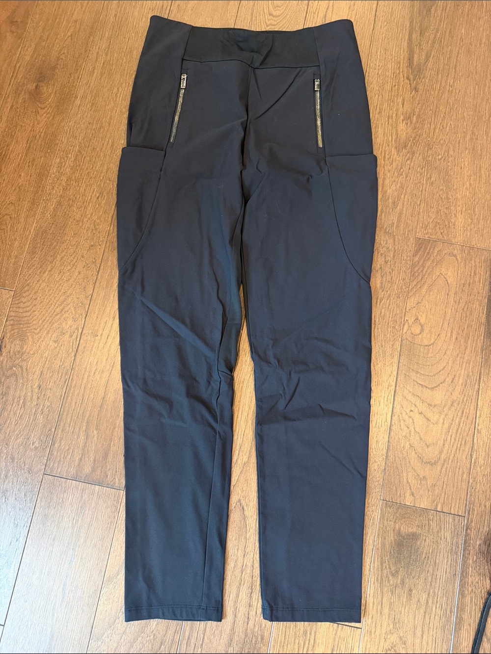 Athleta Headlands Hybrid Cargo II Pants Black Women’s Size 10 - C11-699